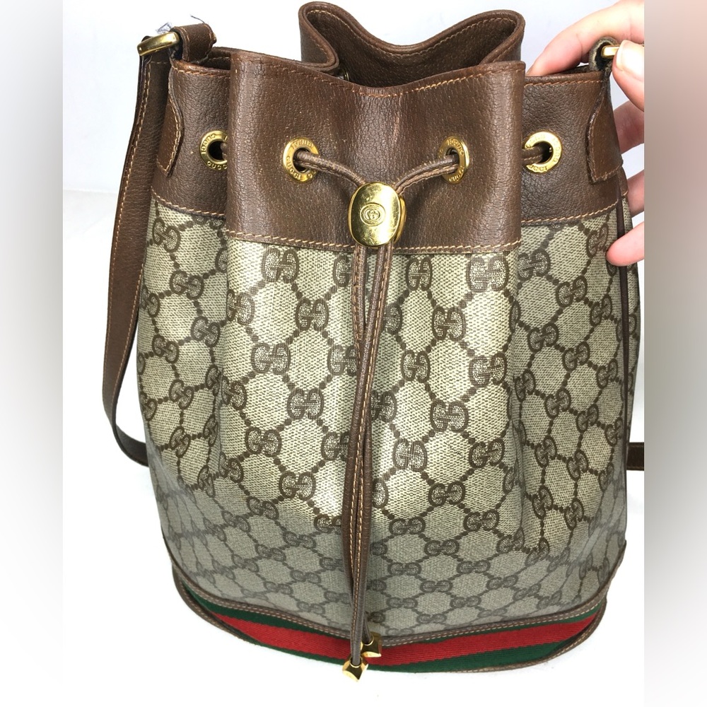 Authentic Gucci brown monogram coated canvas bucket bag - Picture 2 of 15